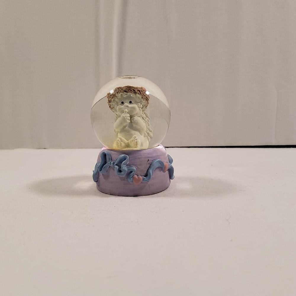 Precious Moments Cherub Minature Snow Globe EUC